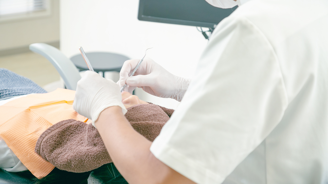 知立市の歯茎の中のクリーニング（SRP）